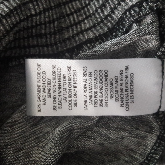 NWT "Democracy" Ruffle Neck Flounce Sleeve Top Size Small - Picture 6 of 10